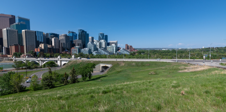 Alberta Fastest growing municipalities_half city half grass